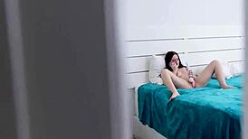 स्टेपडॉटर को बड़ा ब्रीडिंग फेटिश है और उसके स्टेपडैड को कुछ करना पड़ेगा