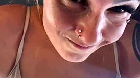 loira cute young girl trains at gym on halloween dressed as gta whore cleavage turns on bodybuilders watching