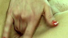 i'm luisa, having a drenching squirting orgasm right now