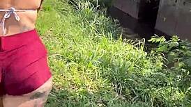 perguntei pra prostituta na rodovia quantos q era o a foda ela n�o cobro nada e me levou pro meio do mato pra foder ali mesmo