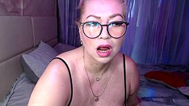 Russian bride aimeeparadise performs dirty webcam show with toys