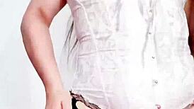 Madrastra Anal Slut Masturbates with Hijastro During Virtual Sex