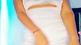 I love watching this live stream of skinny ass shaking in hot dance that gets me so excited