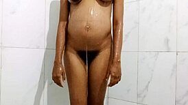 Hottest Sexy Girl PISSING And MASTURBATING While BATHING