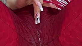 Colombian amateur rubs pussy through wet leggings