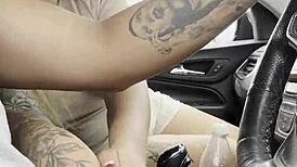 desconocida gets wet blowjob in my car, cum in mouth 😏