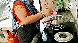 इंट्रिगुइंग इंडियन भाभी सीन विद हिंदी ऑडियो