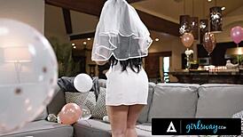 Girlsway - Pretty Bridesmaid Emma Magnolia Shows Bride-To-Be Holly Day How A Real Striptease Is Done!!