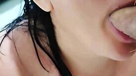 Novinha's Hidden Blowjob and Anal Massage with Japanese Amateur