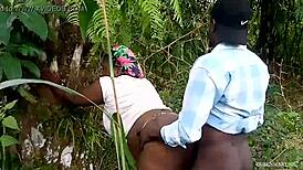 Indian aunty with big tits gets fucked doggystyle outdoors in wet creampie action
