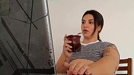 Oh man, Carla is just farting away while she's working 😂💨