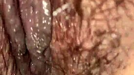 Tocando a mi novia con dildo en su gran culo 😏