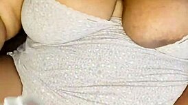 Juicy BBW Remi plays with toy on tight pussy