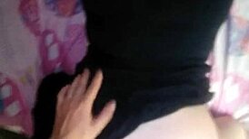 Me coge en cuatro en el cuarto de mis primos