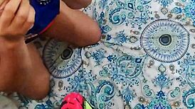 Hijastro barcelonista se folla a su coketa madrastra emelecista �quien ganar�