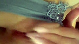 mira que rico me sale mi lechita quieres chuparmela?