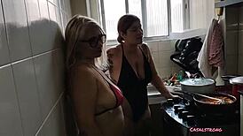 A relaxing Sunday spent with friends in an African setting