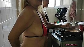 A relaxing Sunday spent with friends in an African setting