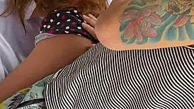 Linda inteada garota gosta de ser fodida com for�a sex toy.