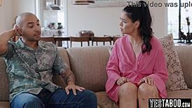 देखो बड़ी चुचियों वाली फिलिपिना प्लानर वेडिंग में क्लाइंट और फायंस को चोदती है?