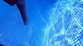 Pregnant MILF fucks in pool 😍