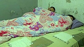 Meu Meio-Irmão Tímido Se Masturba Assistindo Vídeos XXX E Eu Mostro Como Foder Mulher De Verdade