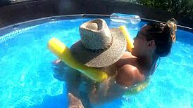 Pregnant MILF fucks in pool 😍