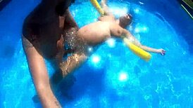 Pregnant MILF fucks in pool 😍