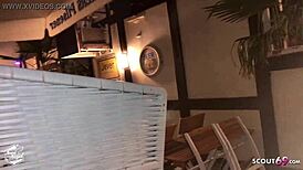 Deutsche Party Schlampe Von Fremden Typen Im Laden Geleckt