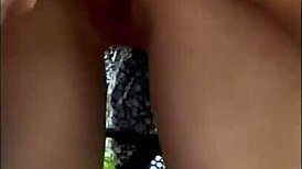 टीना मिल्फ कार में विशिंग गेम खेलती, गैंगबैंग बन जाती