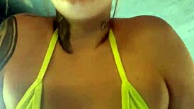 treinando na academia de frente da praia de copacabana rj quase fui expulsa no ano novo praia cheia eos banhista passando e vendo minha buceta molhada?