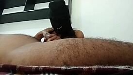 गांव वाली गर्लफ्रेंड रैंच पर हर्ड को चोद रही