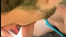 Comi um desconhecido que estava batendo uma na trilha - free