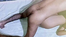 सौतेली बहन को जोर से पाउंड किया, मल निकालो