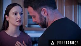 हेज़ल मूर को सौतेले डैड के क्रीमपाई संग पकड़ा?