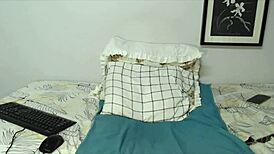 Feeling the ecstasy as curvy petite babe twerks her long pussy lips