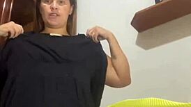 Gosto de Me Exibir e Deixar os Machos de Pau Duro e Molhado