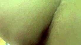 putinha safada com peitos enormes chupando pau gigante