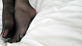 feet jizzed babe pisses golden shower