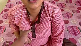 यंग टीन कॉलेज गर्ल टीचर को फक करती है डर्टी टॉक के साथ!