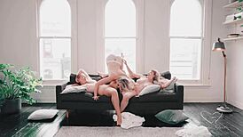 How lucky charlie forde appears in this scene