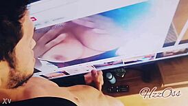 haciendole un tributo a saraputabella de tetas grandes