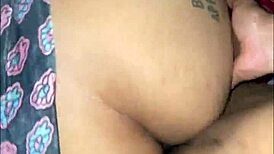 What are you doing with that culona hermosa en cuatro patas?