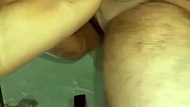 la vecina me invitó a su casa por café pero la follé mientras lo preparaba