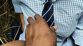 हॉट इंडियन कॉलेज गर्ल जंगल में चुदाई