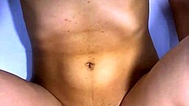 El Infiel Y La Estudiante Intercambiaron Miradas Furtivas En La Sala De Clases Y Terminaron Besándose