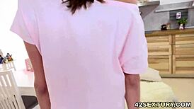 Lesbian anal threesome with cuties on their knees.