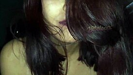 Pendeja morocha petera se chupa una buena pija y se mete un consolador en la concha