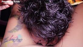 le como la vagina a la putita de mi hermanastra tiene un sabor muy rico