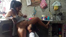 No Aguanta Las Ganas y Desea Comerse el Postre Antes Que el Plato Fuerte